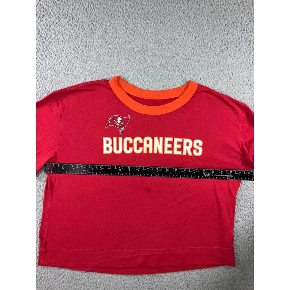 Nike NFL Tampa Bay Buccaneers T-Shirt Women M Red Cropped Ringer Graphic Tee